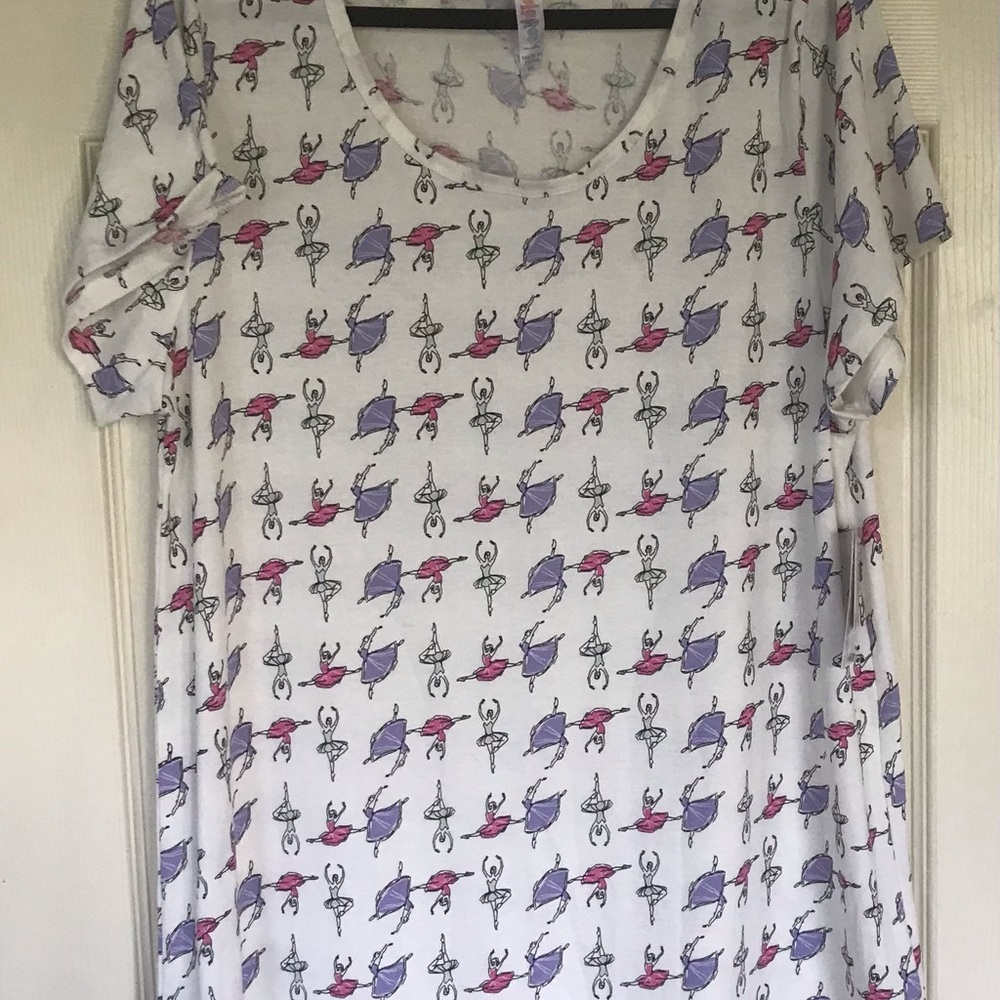 Luelaroe classic tee